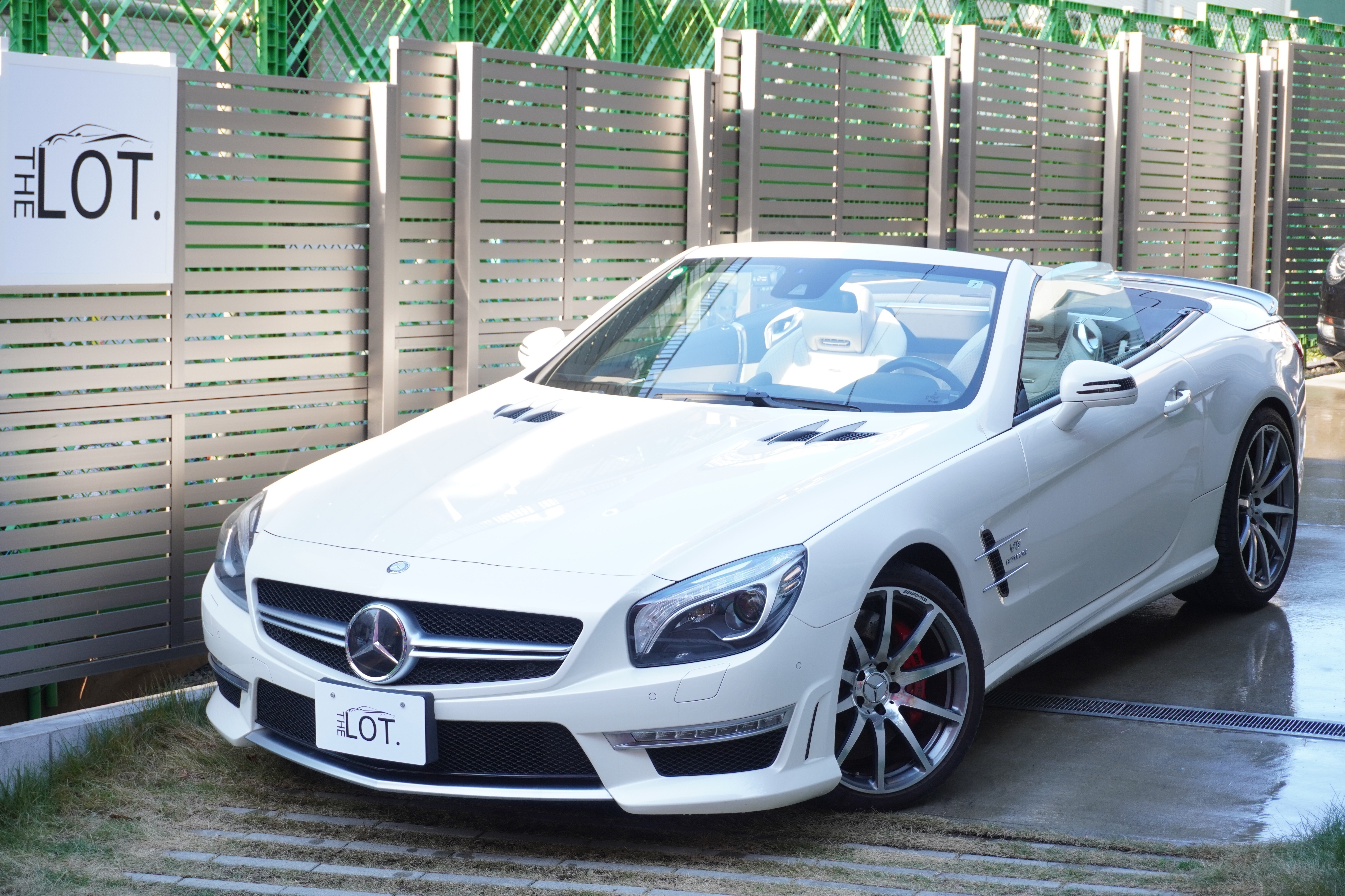 AMG SL63 ホワイト×ホワイト THE LOT.
