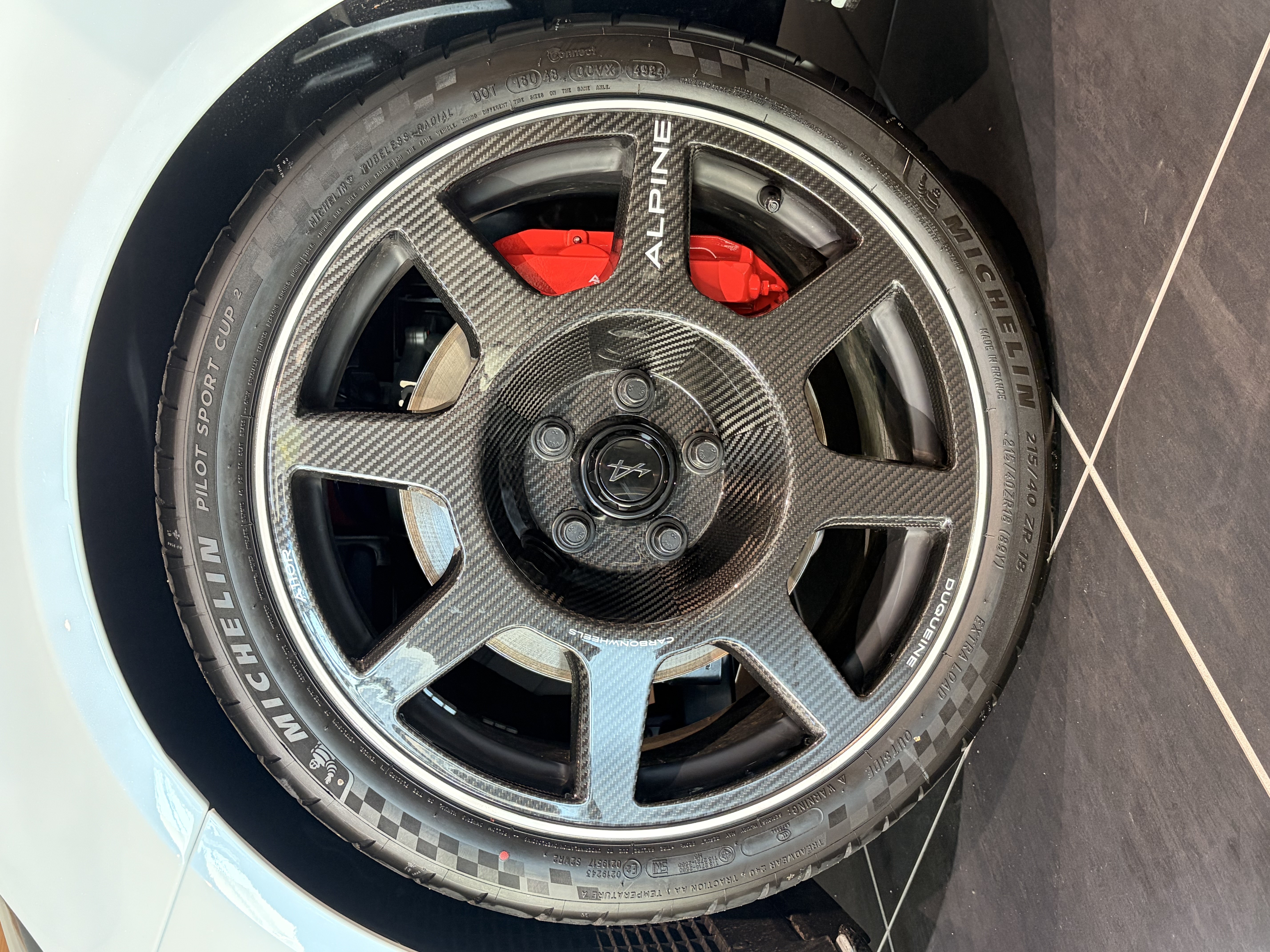 Alpine A110 R Carbon Wheel